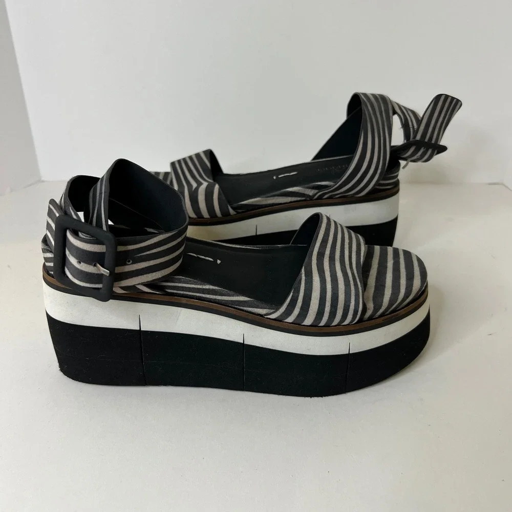Womens Naked Feet Altezza Foam Leather‎ Zebra Chunk Platform Strappy Sandals  7